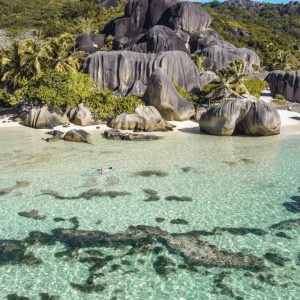 La Digue Island Lodge - beach 2